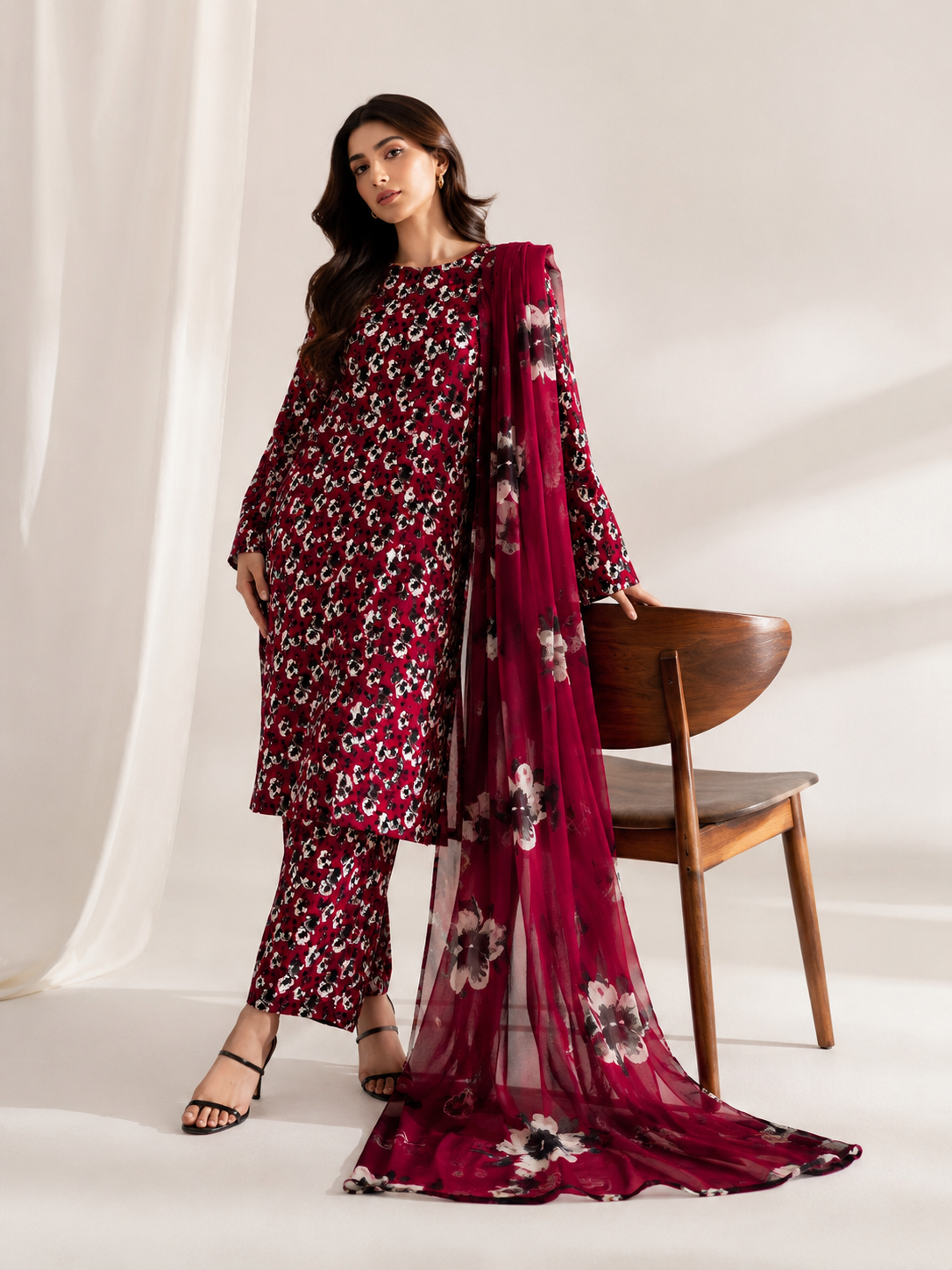 3 Piece Unstitched Lawn Suit / Bamber Dupatta