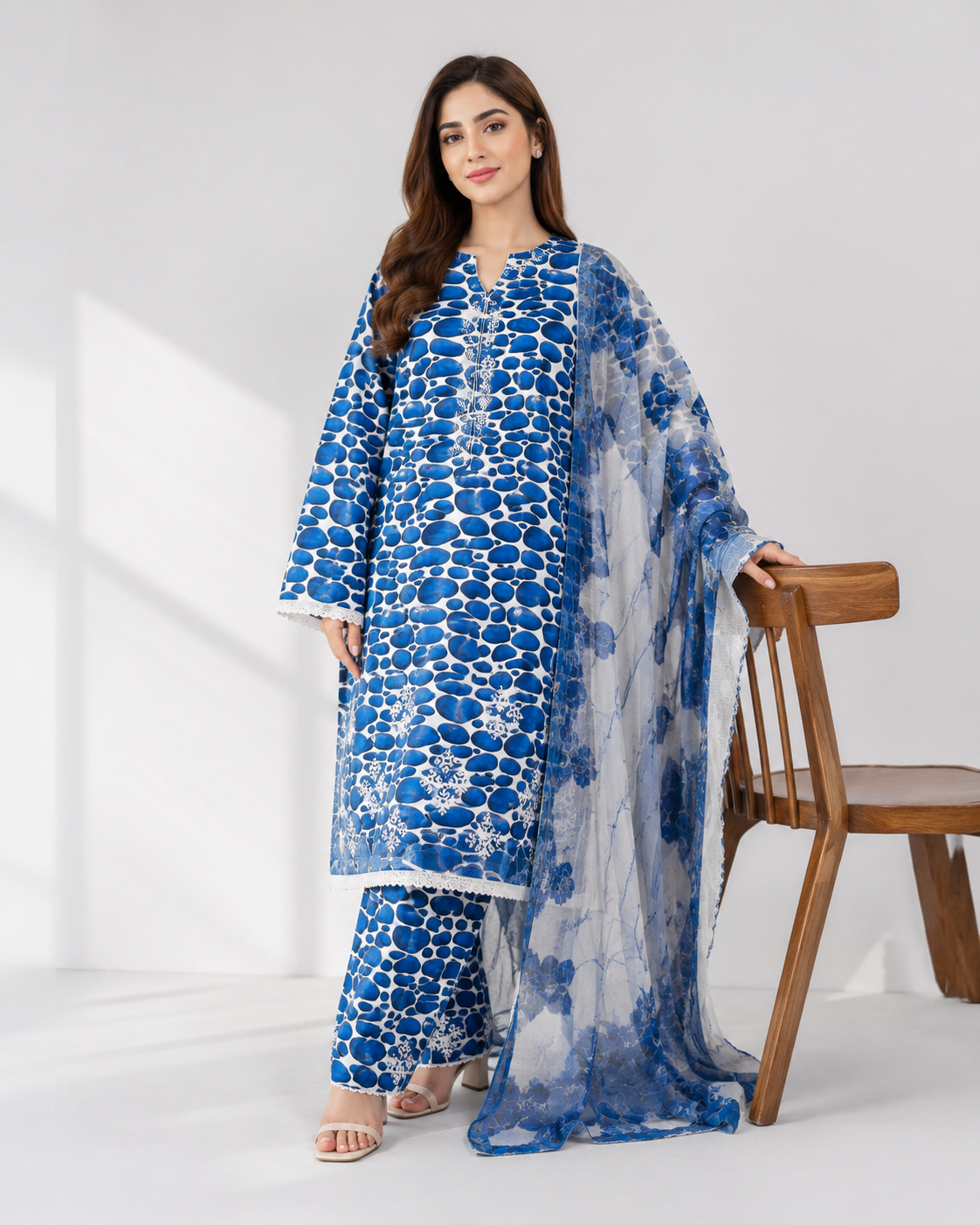 3 Piece Unstitched Lawn Suit / Bamber Dupatta